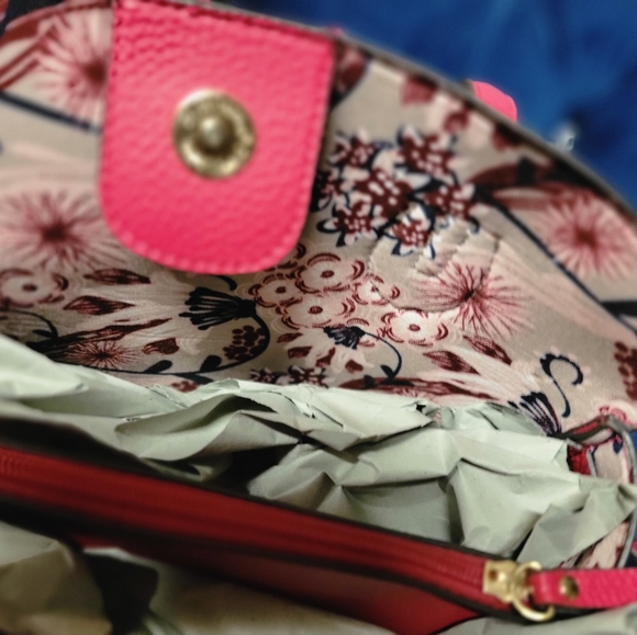 Nanette leppre Hot Pink Purse - Picture 6 of 10